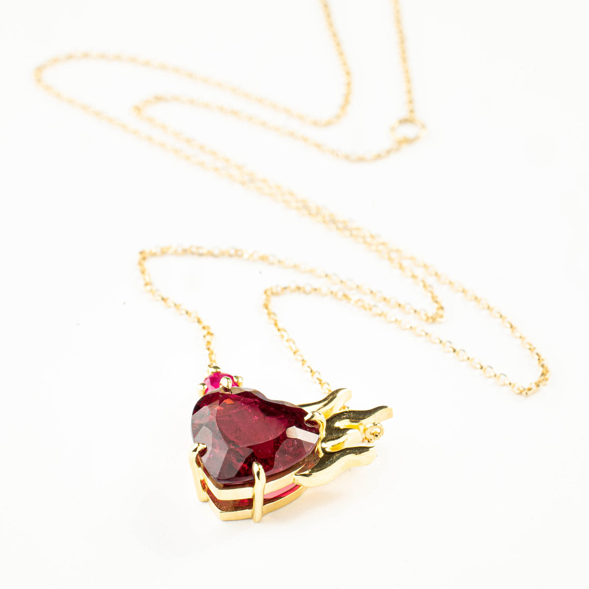 Colar Coração em Chamas em ouro amarelo